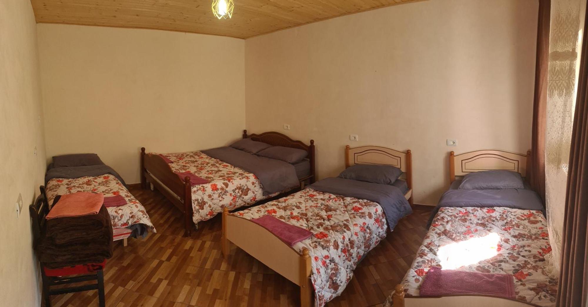 Guest House Emanueli Tropoje Ngoại thất bức ảnh