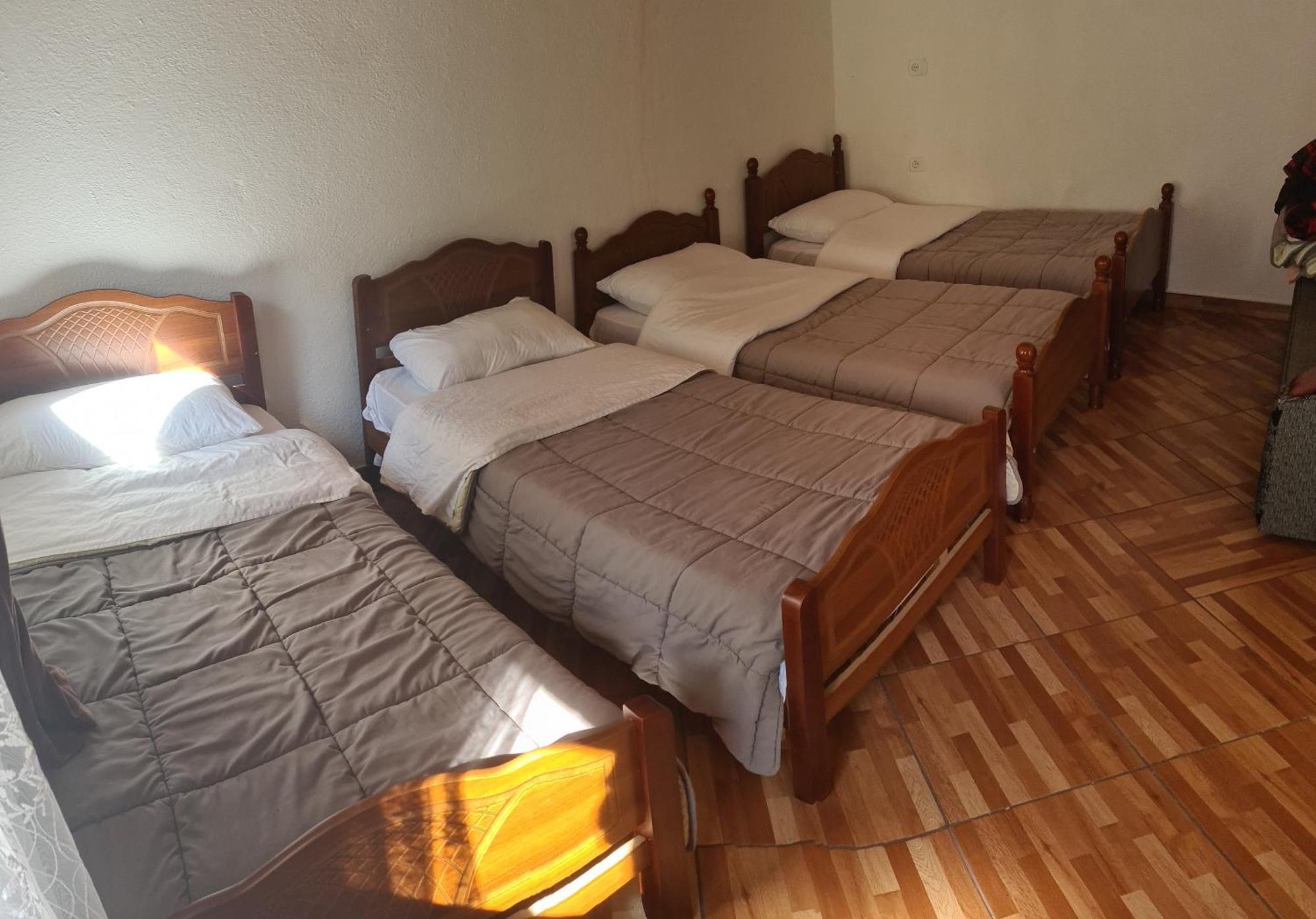 Guest House Emanueli Tropoje Ngoại thất bức ảnh